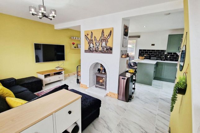 97, Western Avenue, Port Talbot photo 2