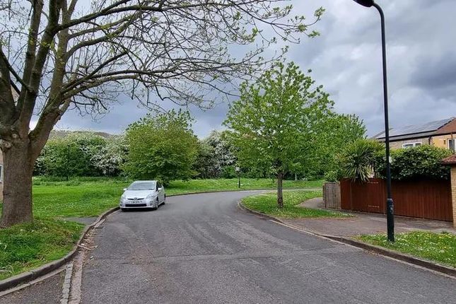 Magnolia Court, Aspen Lane, Northolt photo 2