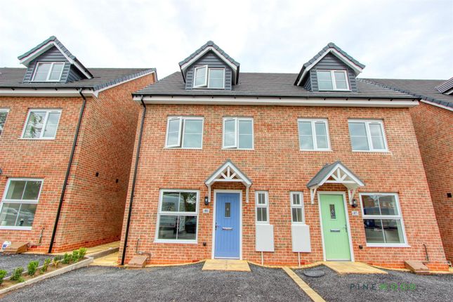 3-bed semi-detached on 46 Pattison Street, Chesterfield, £1,100/mo