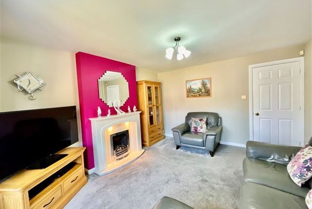 95, Cramfit Crescent Dinnington, Sheffield photo 3