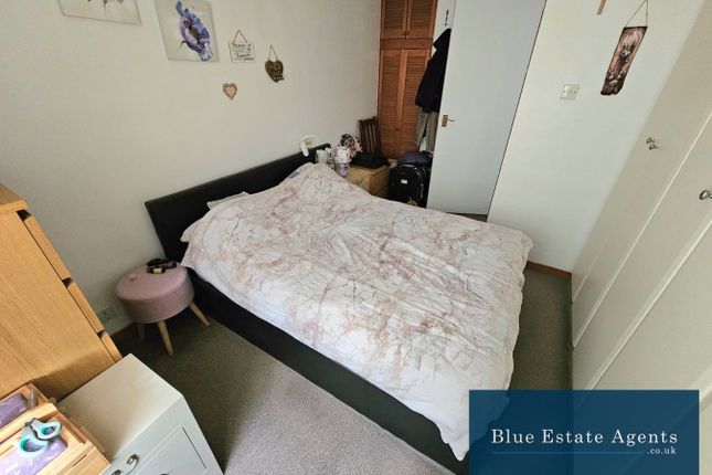 14, Lupin Close, West Drayton photo 4