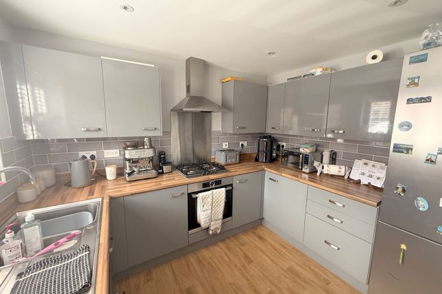 2 Cinnamon Close, Walton Cardiff, Tewkesbury photo 4
