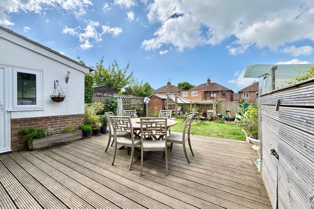 23, St James Avenue, Bexhill-on-Sea photo 2