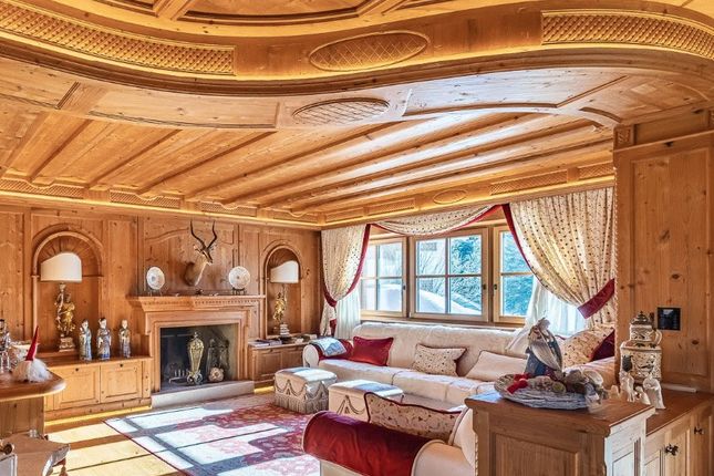 Villa for sale in 38086 Madonna di Campiglio Tn, Italy