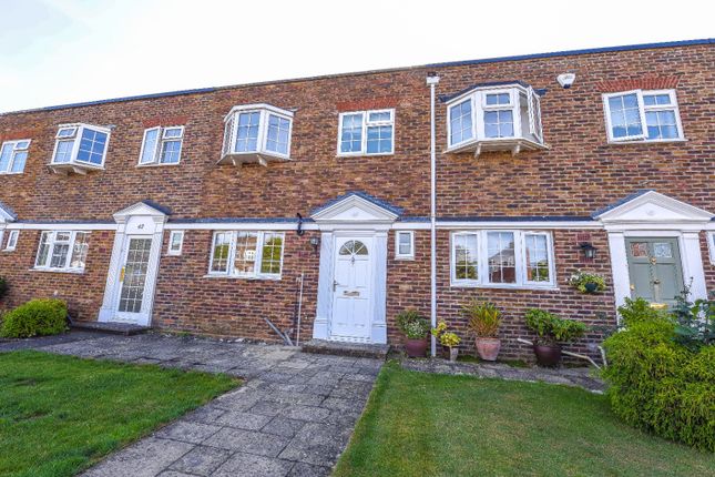 Thumbnail Terraced house to rent in Shaftesbury Crescent, Staines