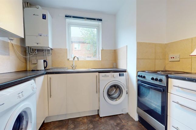13, Arlott Crescent, Milton Keynes photo 5