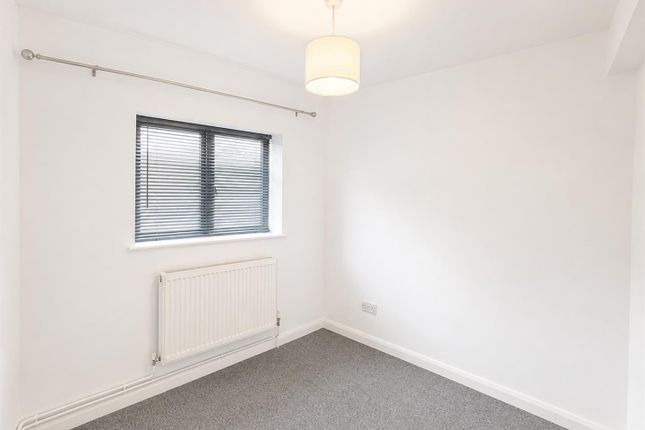 90, Leavesden Road, Watford photo 5