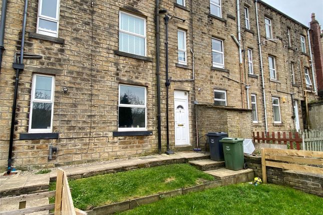 Thumbnail Maisonette to rent in Manchester Road, Linthwaite, Huddersfield, West Yorkshire