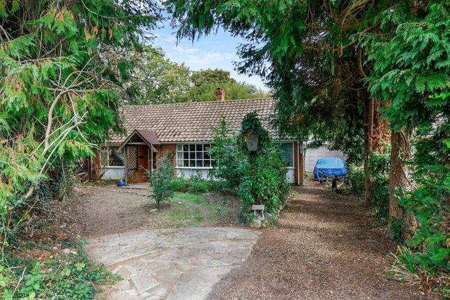 3-bed bungalow on 4, Greenfields Close, Surrey, £450,000