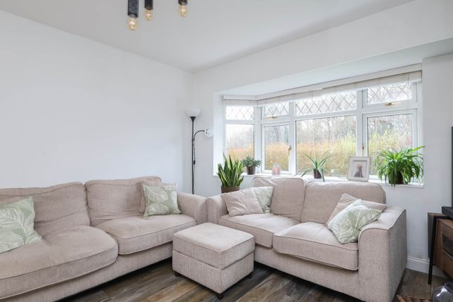 49, Redford Avenue, Horsham photo 4