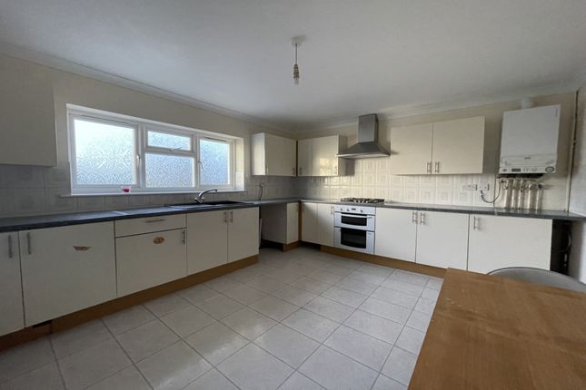 Thumbnail Flat to rent in High Street, Bentley, Doncaster