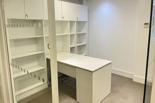 Office to let in Park Place, London