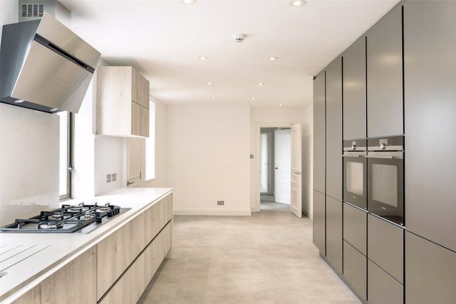 The Penthouse, 41, South Lodge, Knightsbridge photo 2