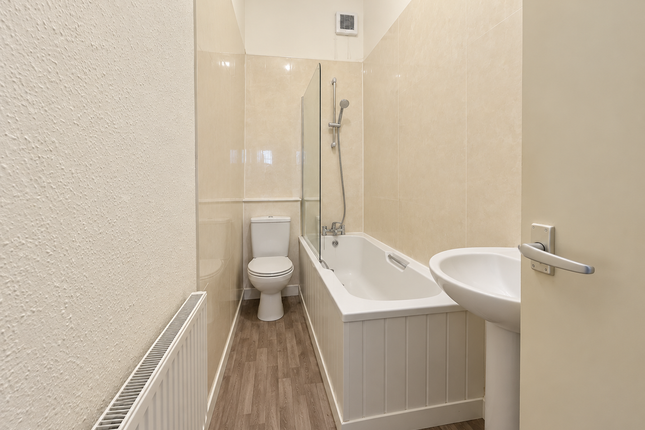 Flat 2, 8 Clarendon Park Road, Leicester photo 5