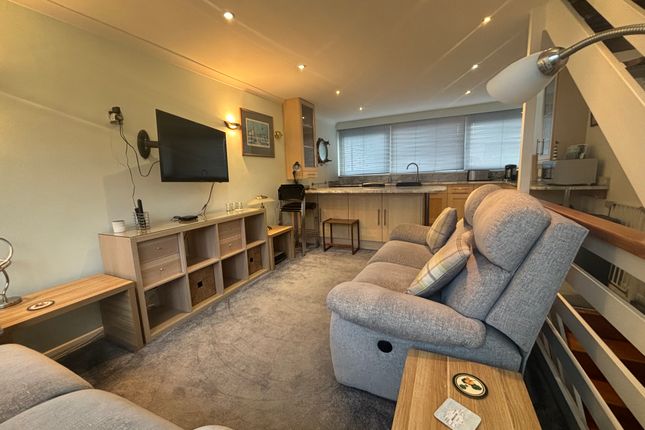 13, Cowes photo 3
