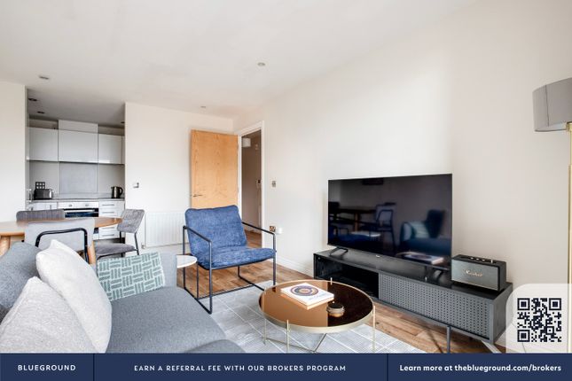 68, Battersea Park Road, London photo 4