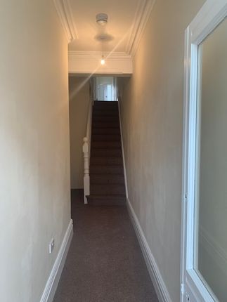 Thumbnail Maisonette to rent in Abergele Road, Old Colwyn