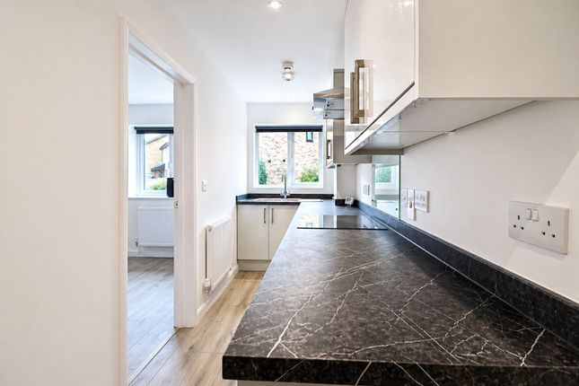 9A,, Woodger Close, Guildford photo 4