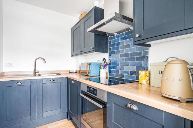 7, Carpenter Drive, Newton Abbot photo 2