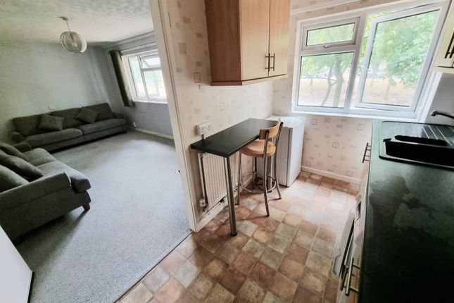 31, STEVENAGE photo 5