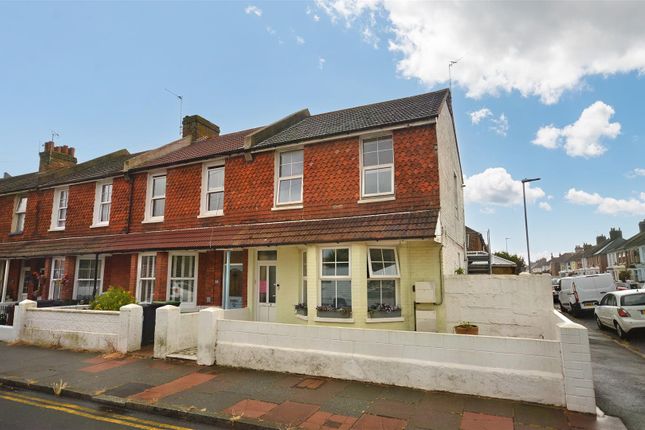 Flat for sale in Channel View Road, Eastbourne