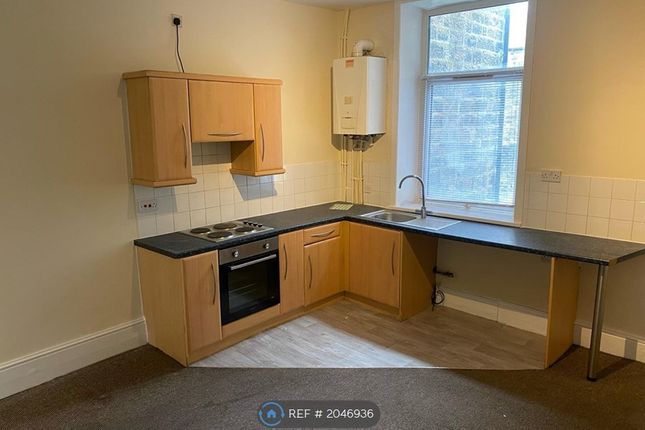 Flat to rent in Walton Street, Colne
