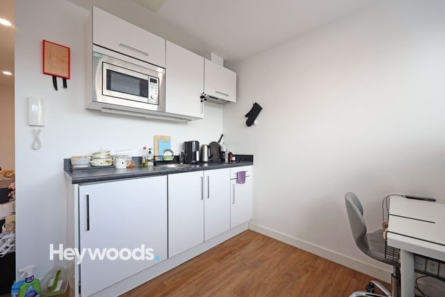 Flat 112, Keele House, Newcastle photo 2
