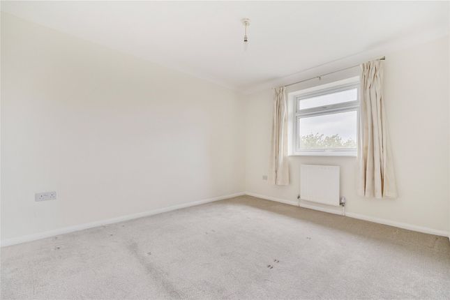 63, Sutherland Close, Bordon photo 4