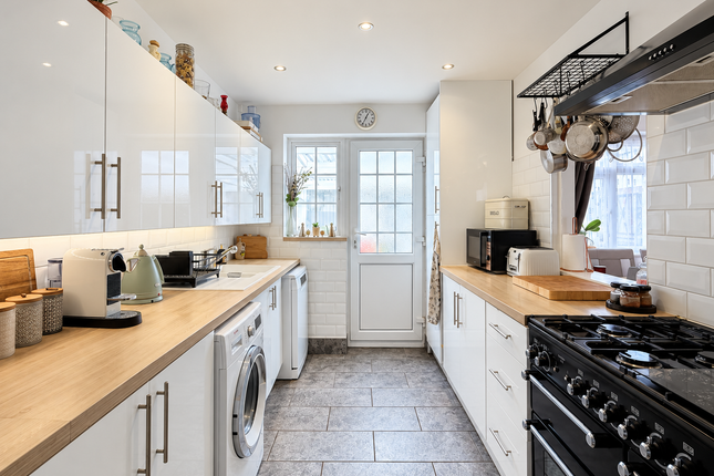 3, Hertford Road, Barnet photo 4
