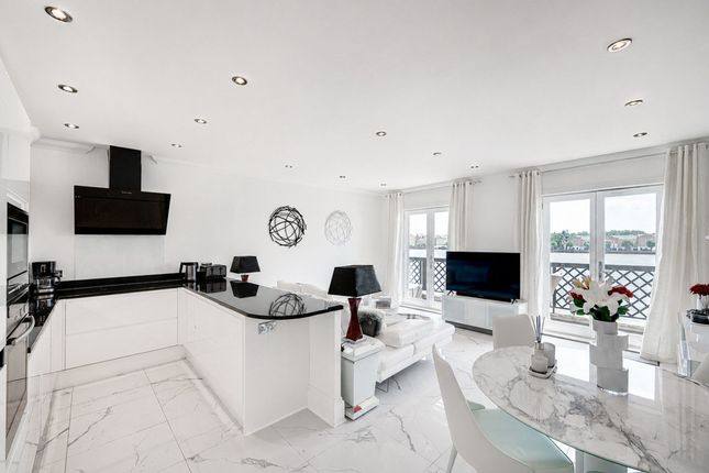 2-bed flat on Flat 13, Old Sun Wharf, London, £750,000