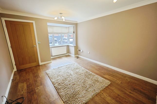 8, Robinson Close, Crook photo 2
