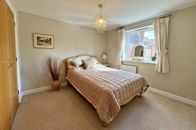 Semi-detached house for sale in Wildwood Close, Chiddingfold, Godalming