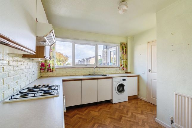 16, Springfield Close, Corsham photo 2