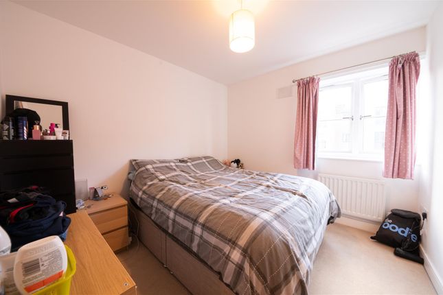 Flat to rent in Cannons Wharf, Tonbridge