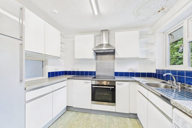 Abbiss House, Hazelwood Close, Hitchin photo 2