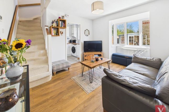 9, Larkspur Gardens, Luton photo 2