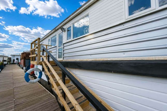 Bobbys Girl, Vicarage Lane, Port Werburgh, Hoo, Rochester, Kent photo 3