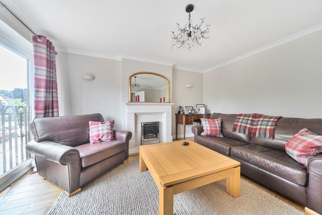 52, Mayfair Gardens, Southampton photo 2