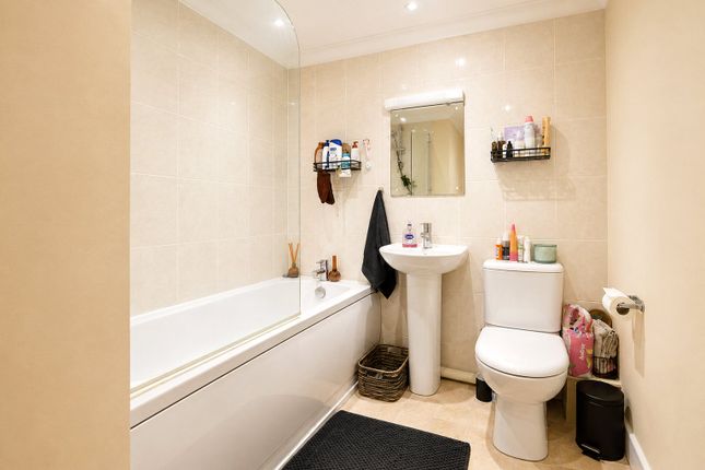 2, Flacks Mews, Epping, Essex photo 5