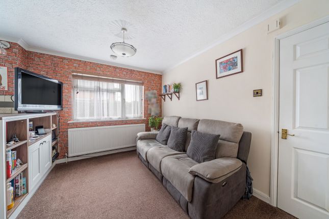 37, Cambridge Road, Surrey photo 2