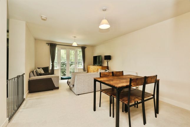 26, Greenacre Close, SHEFFIELD photo 2