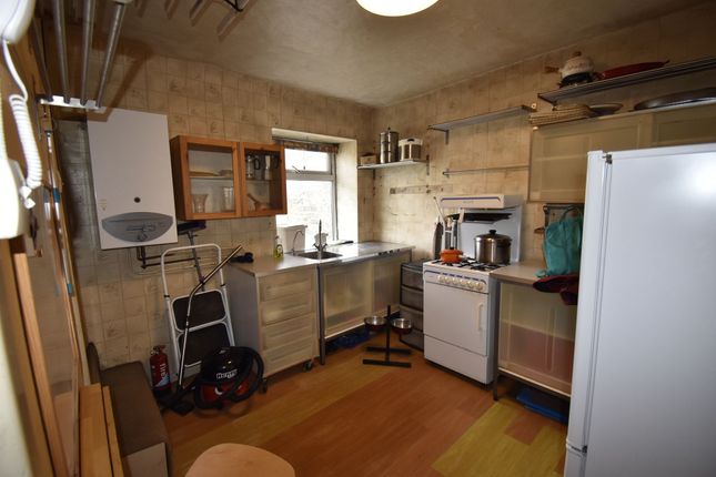 11 Lower Macclesfield Road, High Peak photo 3