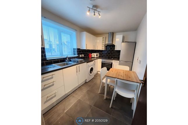 Thumbnail Flat to rent in Chopwell Close, London