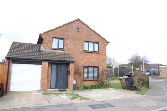 Detached house to rent in Blaydon Road, Luton