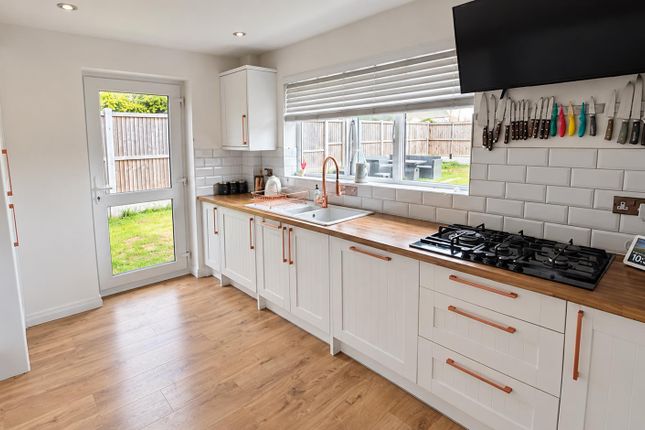 15, Woodfield Close, Walton-on-the-Naze photo 3