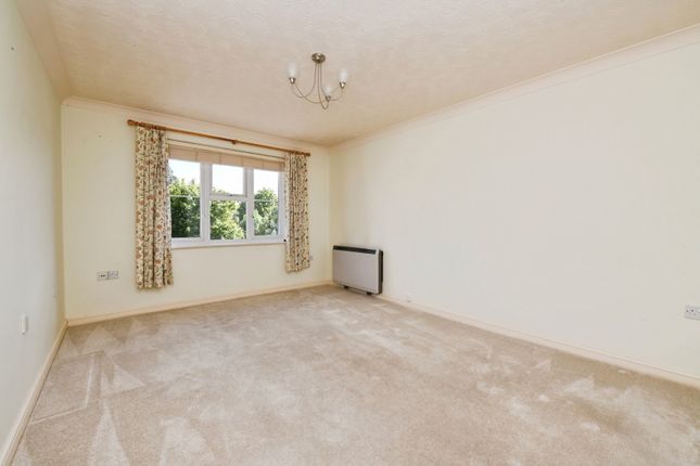 56 Queenswood House,, Eastfield Road, Essex photo 3