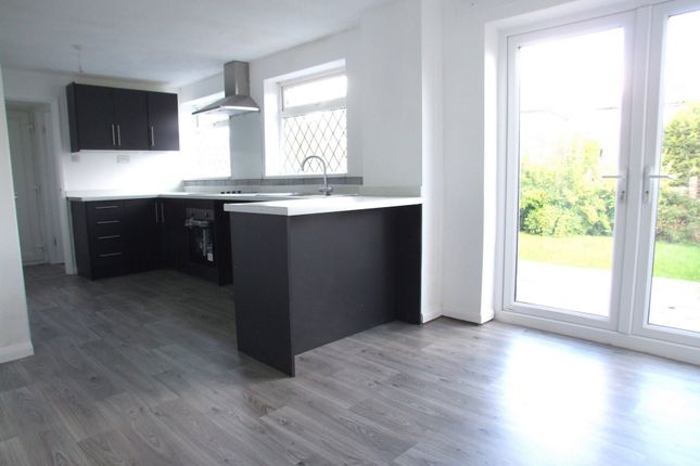 2, Hales Close, Manchester photo 4