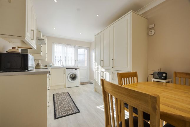 8, Glanford Way, Scunthorpe photo 4
