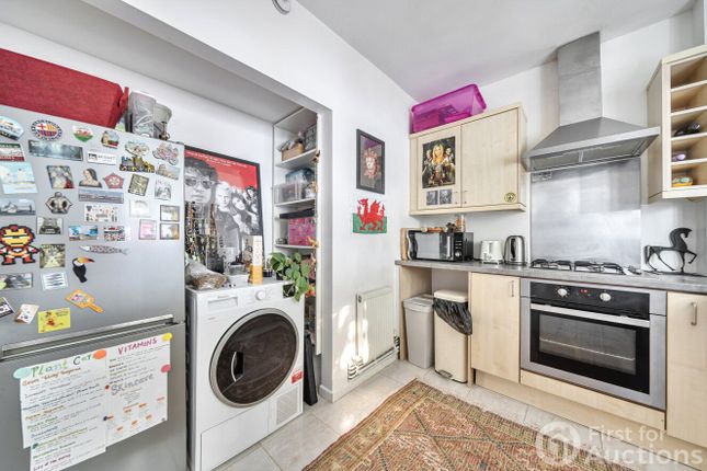 18, Susan Road, London photo 4