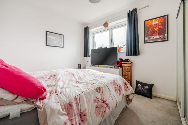 HEYLO- SO, 59, Pathfinder Way, Cambridge photo 4